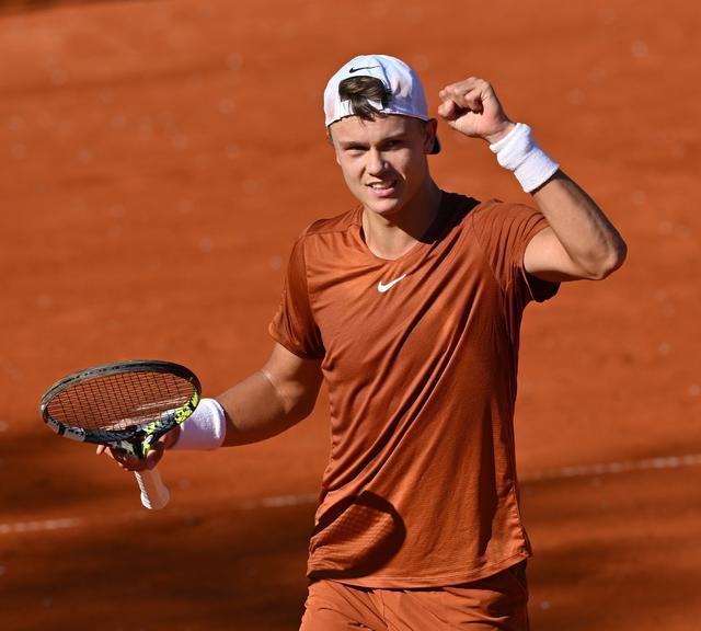 探讨这两个 探讨这两个