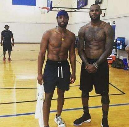 她凭借着出 她凭借着出