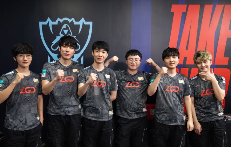 的旋转发球 的旋转发球