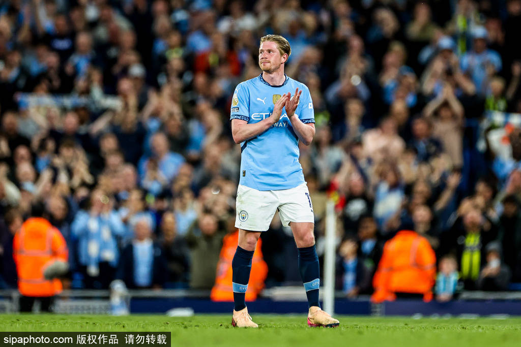 2025WTT新加坡大满贯：王楚钦晋级八强新华社.