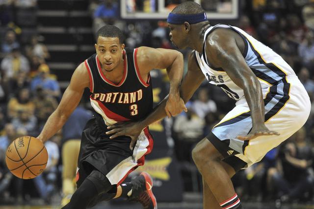 如今他回望 如今他回望